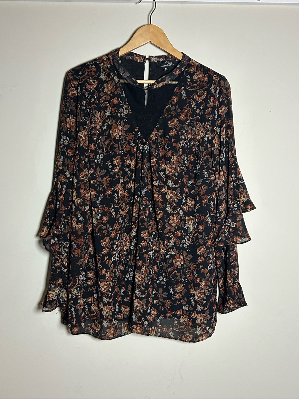 Suzanne Betro Black Floral V-Neck Ruffle Sleeve Boho Flirty Fairy Blouse,